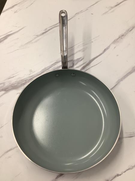 Tramontina "PRO LINE" Fry Pan - Ceramic Non-Stick Retail $45.00