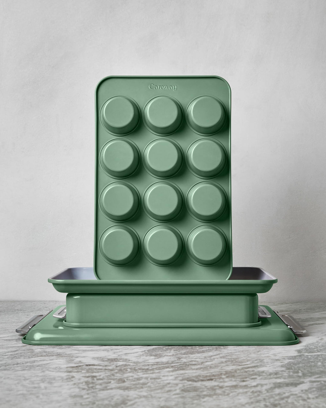 Caraway Nonstick Ceramic Bakeware Set (5 Pieces) - Baking Sheets, Assorted Baking Pans, & Storage - Aluminized Steel Body - Non Toxic, PTFE & PFOA Free - Navy Retail $232.00