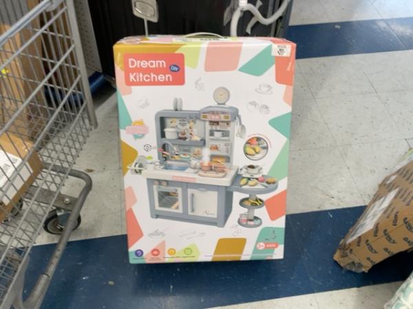 Dream Kitchen, Kids Pretend Play Kitchen Set - Realistic Lights & Sounds Retail $70.00