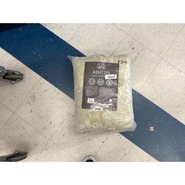 Ashton Luxury Chenille Rug Retail $54.00