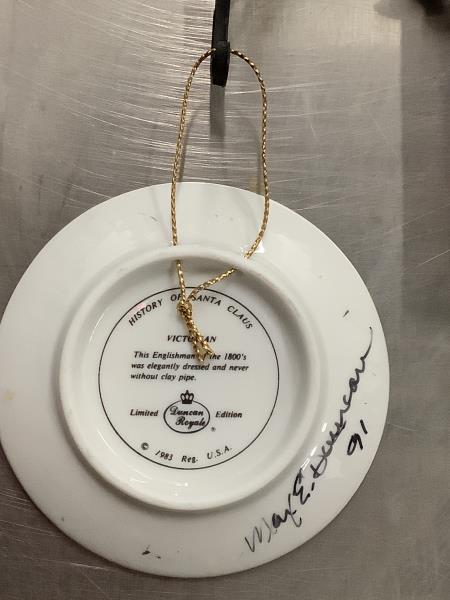 Duncan Royale History of Santa Claus Victorian Plate Retail $24.99