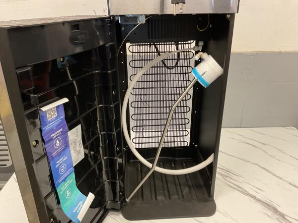 CLEARANCE- Brio water dispenser Retail $100.00