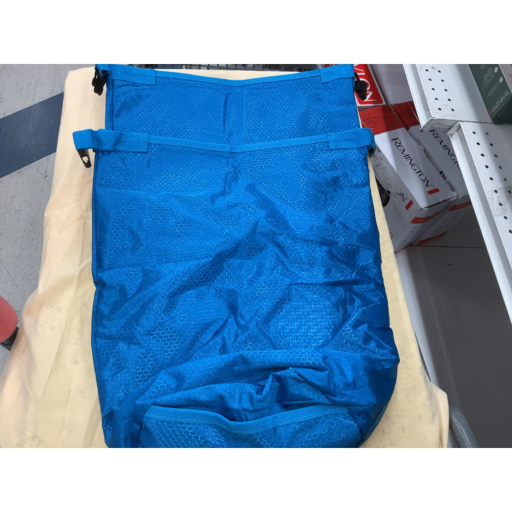 Set, Blue Bag - Insulated Interior, Mesh Details