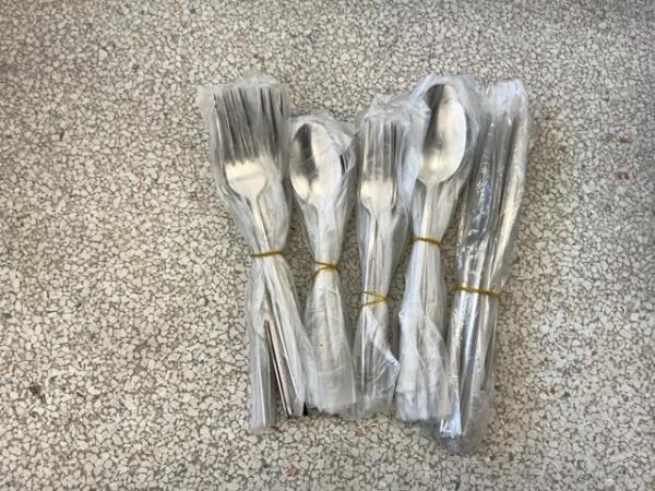 Stainless Steel Cutlery Set - 5 Pieces Retail $25.00