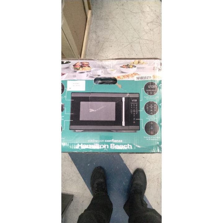 Hamilton Beach HB8436193153-03 1.1 Cu Ft Countertop Microwave Oven in Black