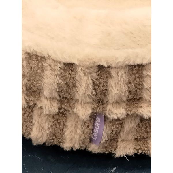 Lesure Dog Bed - Plush, Cozy, Striped Bolster, Beige Retail $40.00