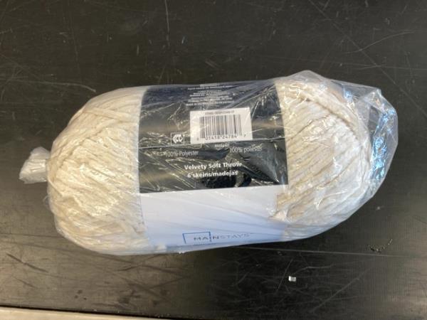 Mainstays Velvety Soft Throw Yarn - Cream Retail $7.94