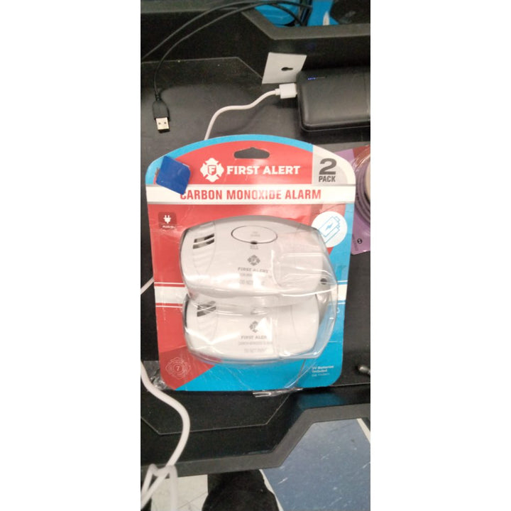 First Alert Plug-in W/Battery Back-up Electrochemical Carbon Monoxide Detector