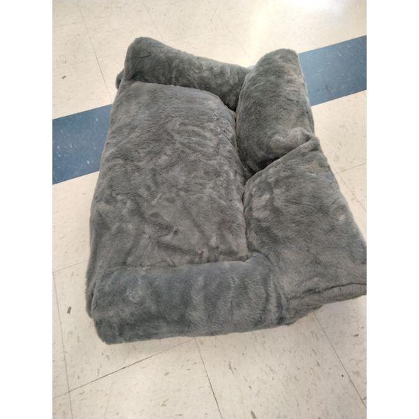 Mewoofun Pet Bed - Plush, Cozy, Gray Retail $45.00