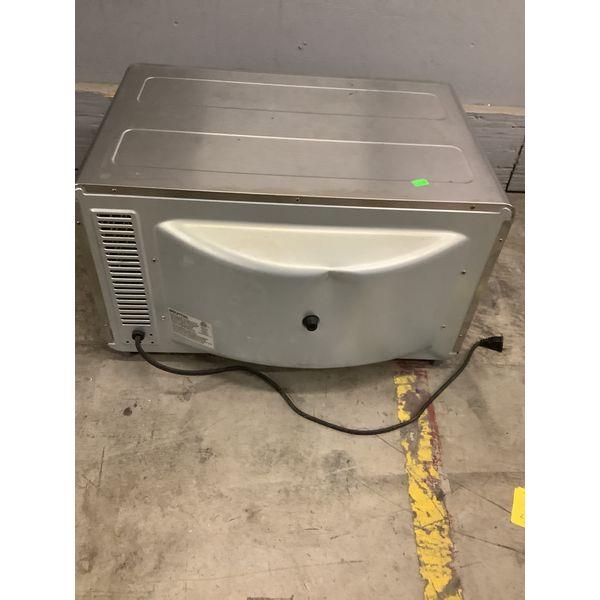 Gourmia Digital Air Fryer Oven - GTF7660 - Stainless Steel Retail $120.00