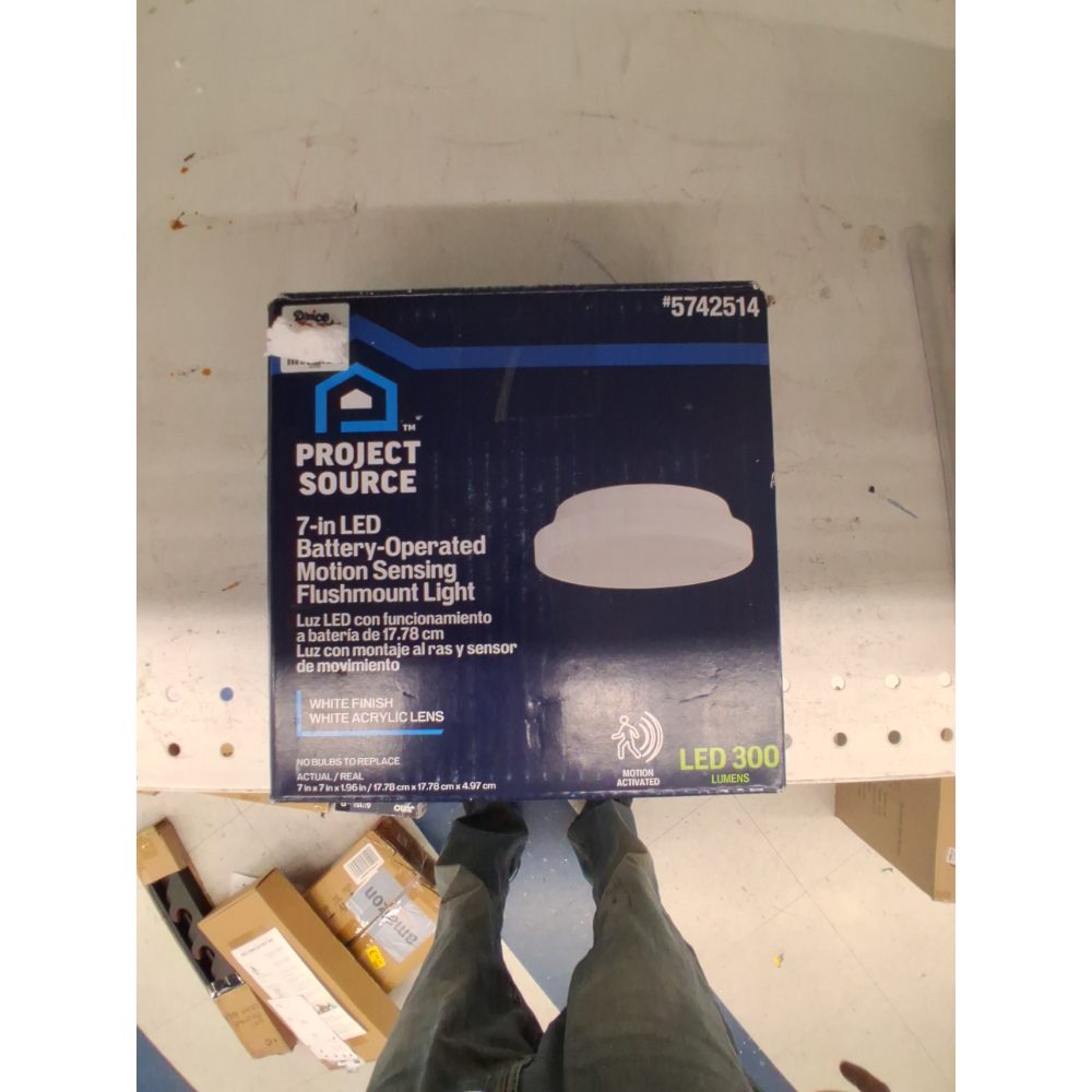 Project Source 1-Light 7-in Matte White Integrated LED Flush Mount Light with Motion Sensor