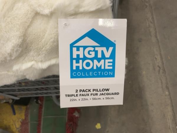 HGTV Home Collection 2 Pack Pillow - Triple Faux Fur Jacquard - White, 22in x 22in Retail $32.98