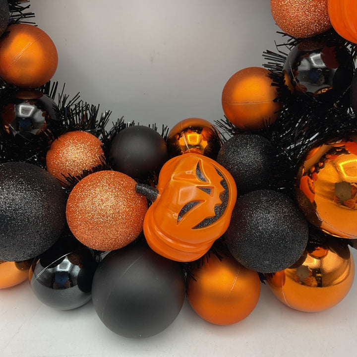 Hyde and Eek Holloween Wreath Black/Orange Shatter Resistant 16Ã¢â‚¬ÂDIA