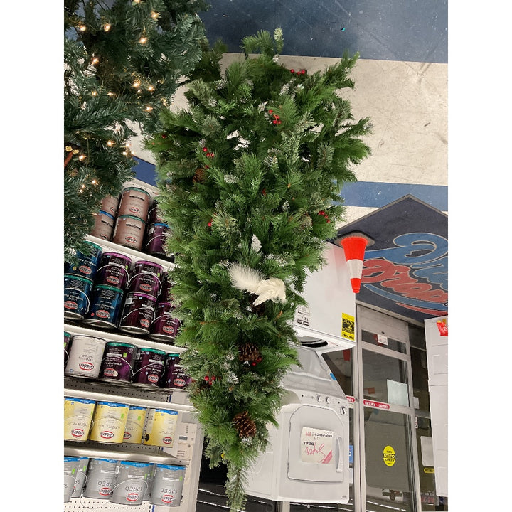 Christmas Tree - Pine, Berry Accents, Pine Cones