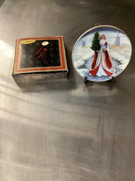 Duncan Royal "Kris Kringle" Limited Edition Collector Plate Retail $24.99