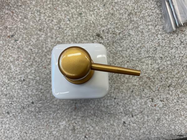 Unique Bargains 1 pc Classic Square Soap Pump Dispenser Retail $15.99