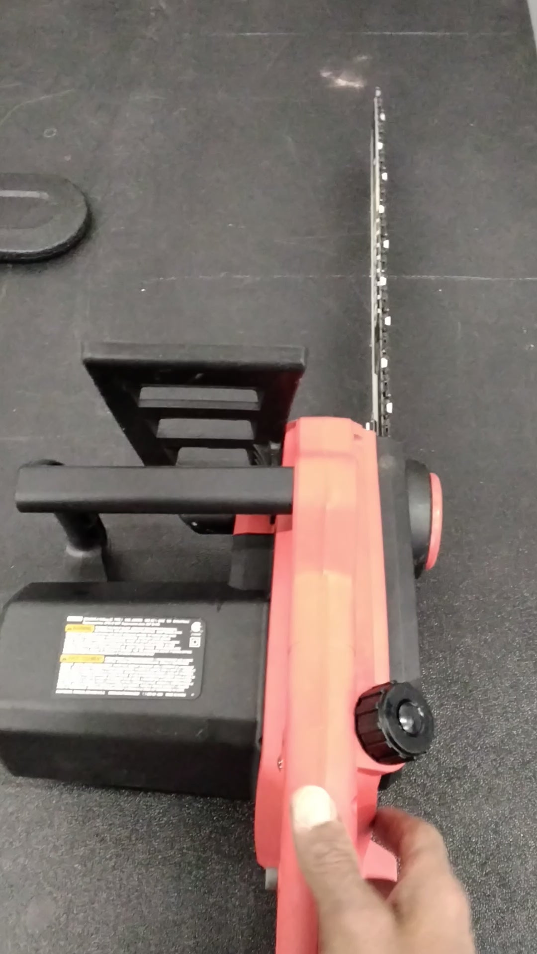 USED GOOD CONDITION TESTED SEE VIDEO CRAFTSMAN Electric Chainsaw, 16 Inch, 12 Amp Corded Chain Saw Electric, Ergonomic, Powerful Motor (CMECS600)