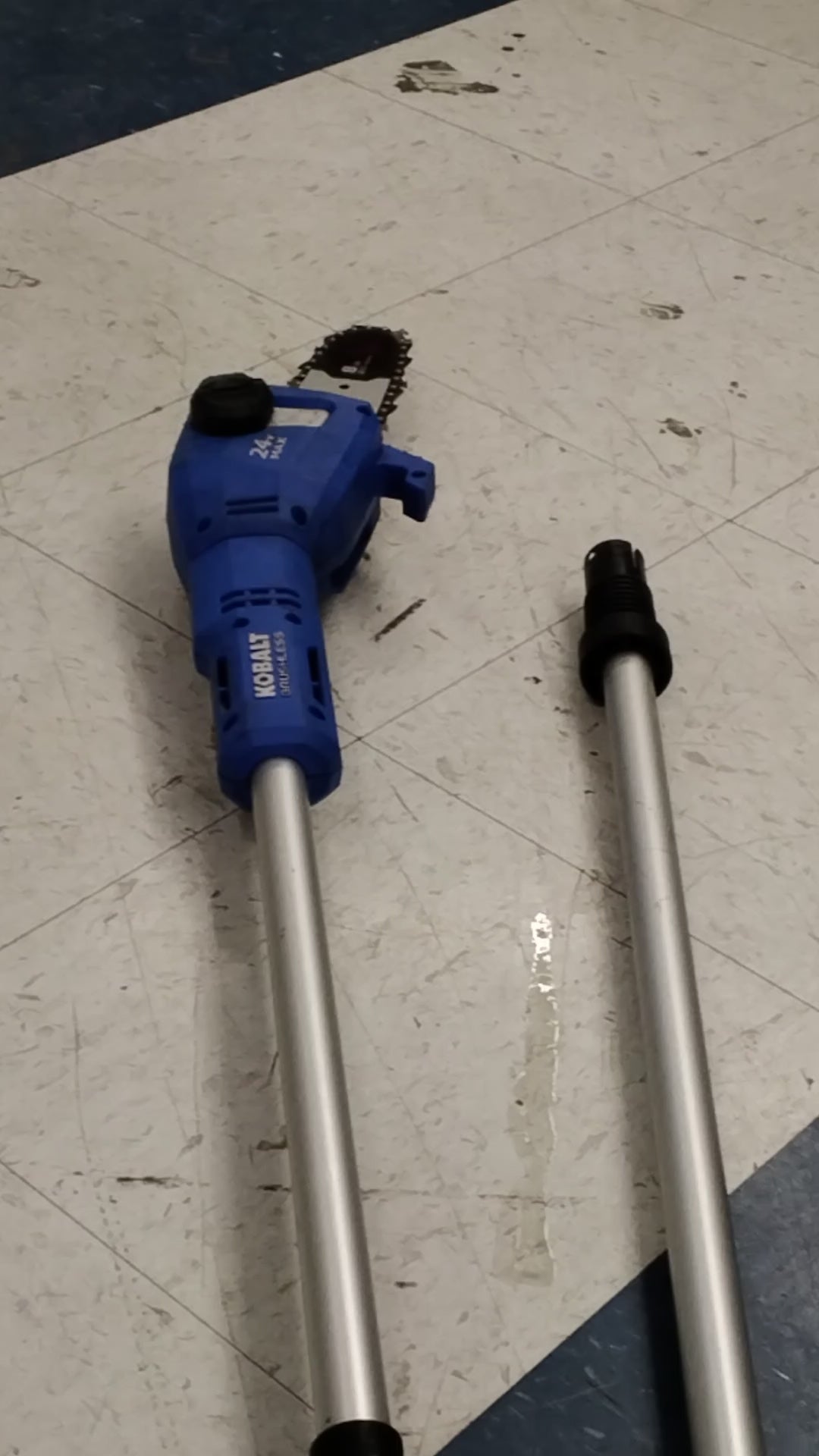 Kobalt 24-Volt 8-in Cordless Pole Saw 2 Ah Used Good Condition (Battery and Charger Not Included)Tested Works See Video