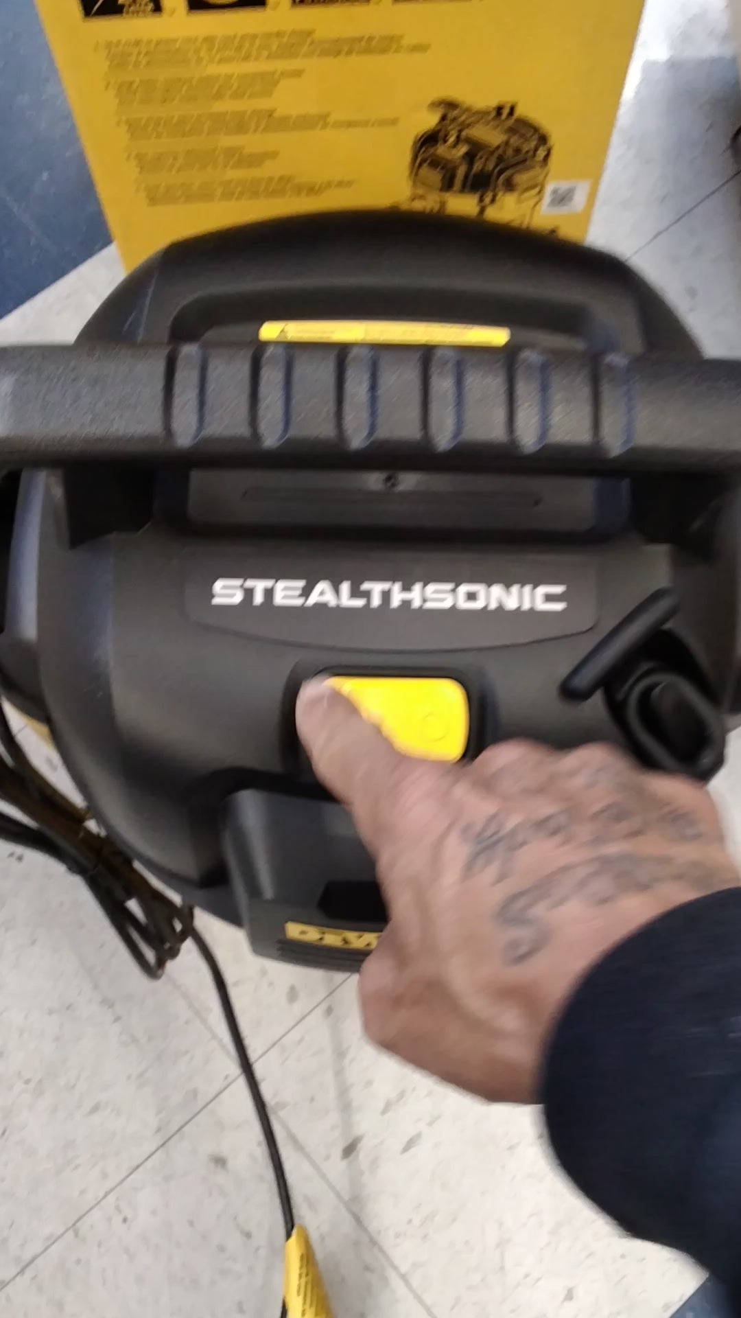 DEWALT 6 Gallon STEALTHSONIC Shop Vacuum Wet and Dry DXV06PL-QT, Ultra Quiet 4 Peak HP Wet Dry Vac for Jobsite & Workshop USED LIKE NEW CONDITION TESTED SEE VIDEO MISSING PARTS SEE PICTURES