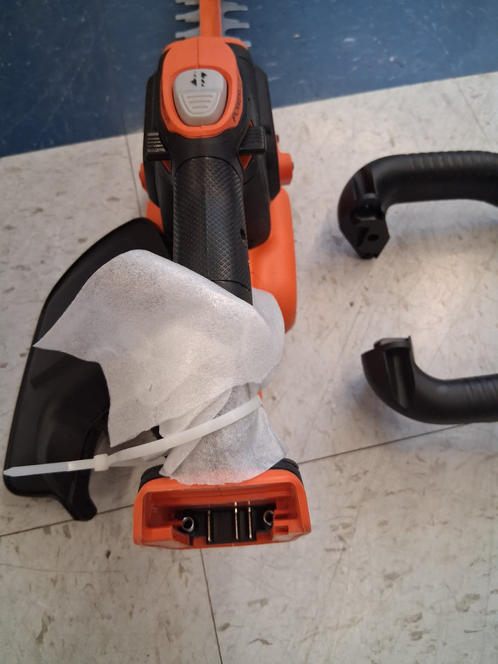 Black + Decker 20v powercut 22" hedge trimmer NEW UNUSED CONDITION UNTESTED BAD BATTERY HAS CHARGER