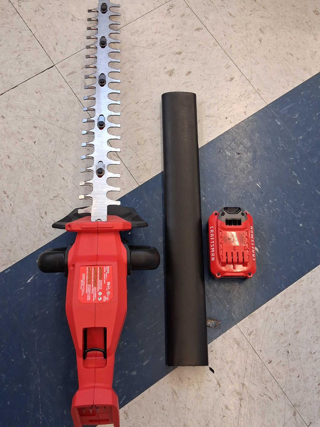 CRAFTSMAN V20 Cordless Hedge Trimmer, 20 inch, Battery and Charger Included (CMCHT810C1)