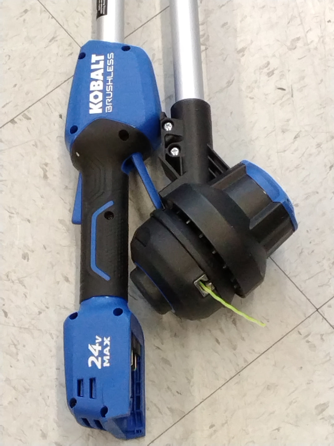 USED LIKE NEW Kobalt | 24V Max Cordless Leaf Blower and String Trimmer Kit BATTERY AND CHARGER INCLUDED TESTED SEE VIDEO 410 Cfm | Rona
