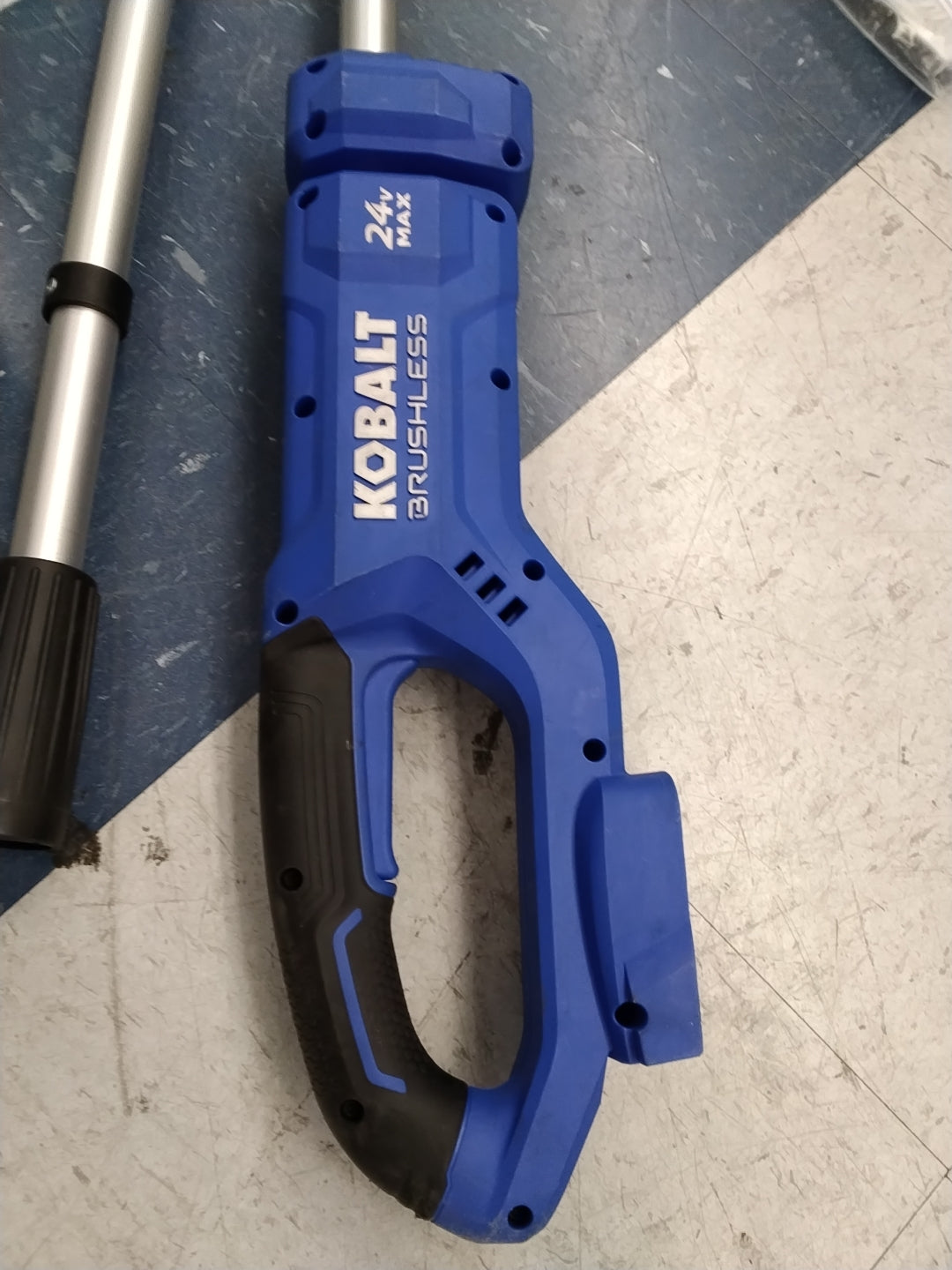 Kobalt 24-Volt 8-in Cordless Pole Saw 2 Ah Used Good Condition (Battery and Charger Not Included)Tested Works See Video