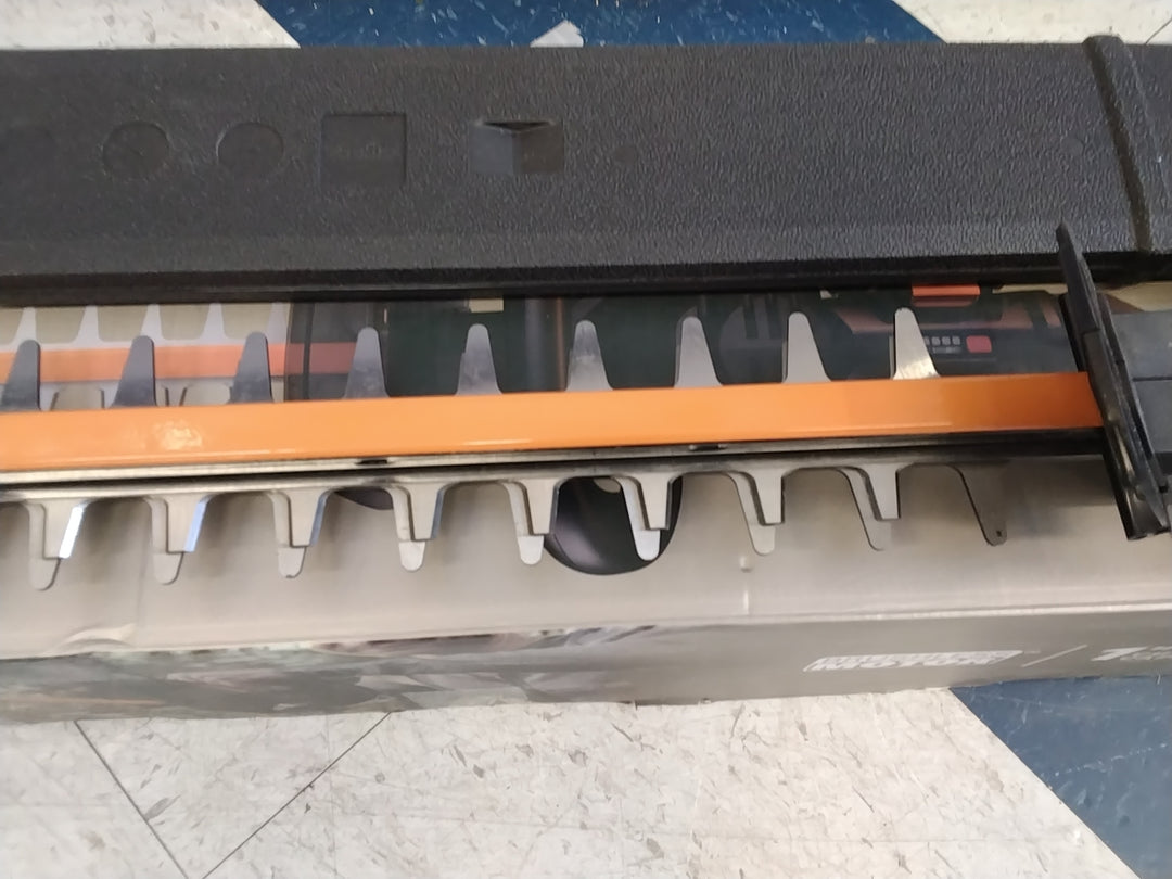 WORX Nitro WG936 40V Cordless 25" cordless hedge trimmer UNTESTED USED LIKE NEW CONNDITION HAS CHARGER AND BATTERIES 1 BATTERY DOES NOT CHARGE NEEDS 2 TO OPERATE