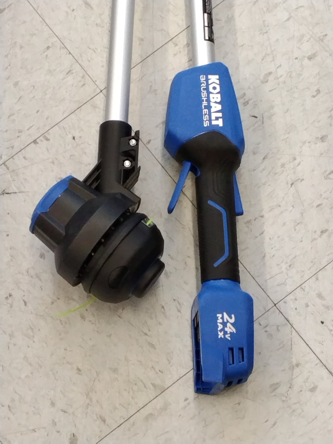 USED LIKE NEW Kobalt | 24V Max Cordless Leaf Blower and String Trimmer Kit BATTERY AND CHARGER INCLUDED TESTED SEE VIDEO 410 Cfm | Rona