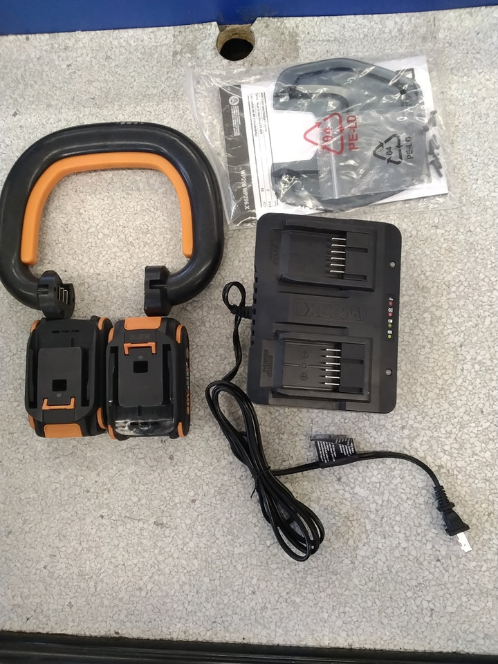 WORX Nitro WG936 40V Cordless 25" cordless hedge trimmer UNTESTED USED LIKE NEW CONNDITION HAS CHARGER AND BATTERIES 1 BATTERY DOES NOT CHARGE NEEDS 2 TO OPERATE