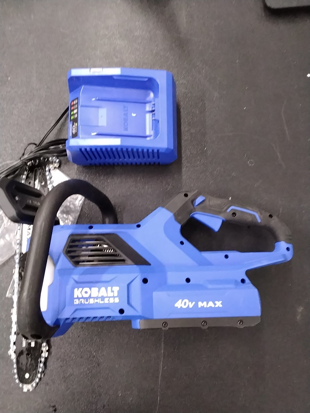 USED GOOD CONDITION TESTED SEE VIDEO KOBALT 40V 14IN CHAINSAW 4AH KIT