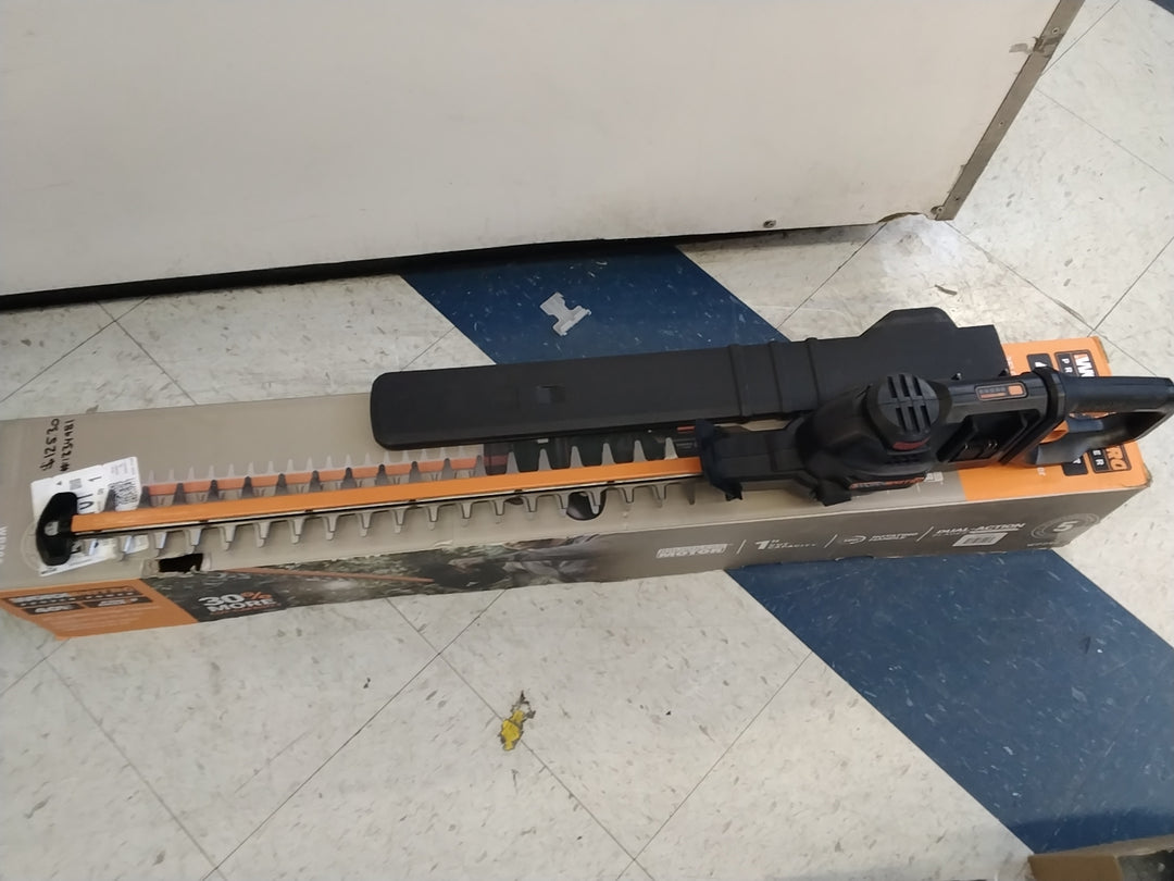 WORX Nitro WG936 40V Cordless 25" cordless hedge trimmer UNTESTED USED LIKE NEW CONNDITION HAS CHARGER AND BATTERIES 1 BATTERY DOES NOT CHARGE NEEDS 2 TO OPERATE