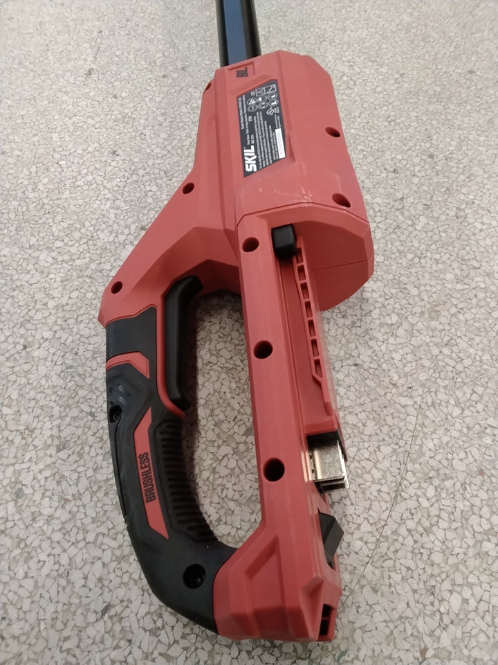 SKIL 40 VOLT BRUSHLESS 10" POLE SAW USED GOOD CONDITION UNTESTED HAS CHARGER NO BATTERY