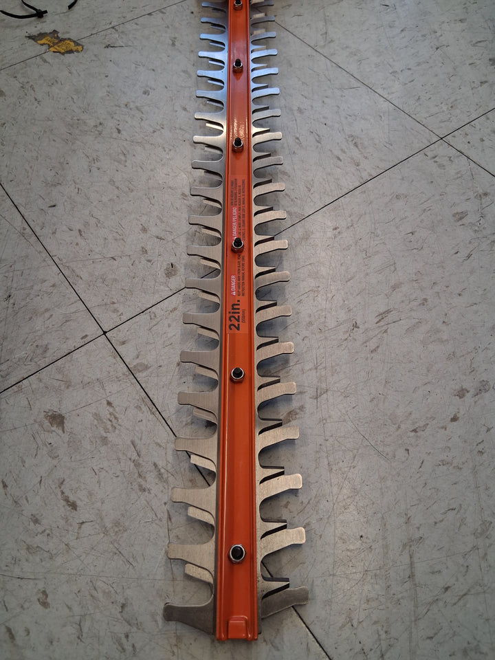 Black + Decker 20v powercut 22" hedge trimmer NEW UNUSED CONDITION UNTESTED BAD BATTERY HAS CHARGER